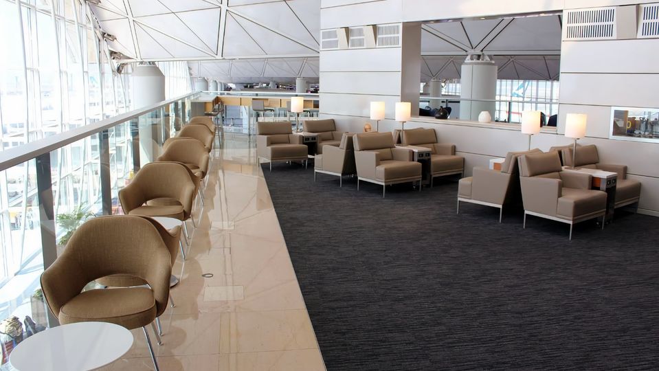 United Airlines to reopen lounge in Hong Kong