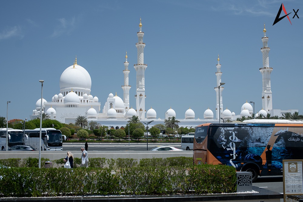 Visiting the Sheikh Zayed mosque in Abu Dhabi