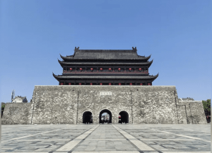 What caused tiles to fall from China's 600-year-old Fengyang Tower?